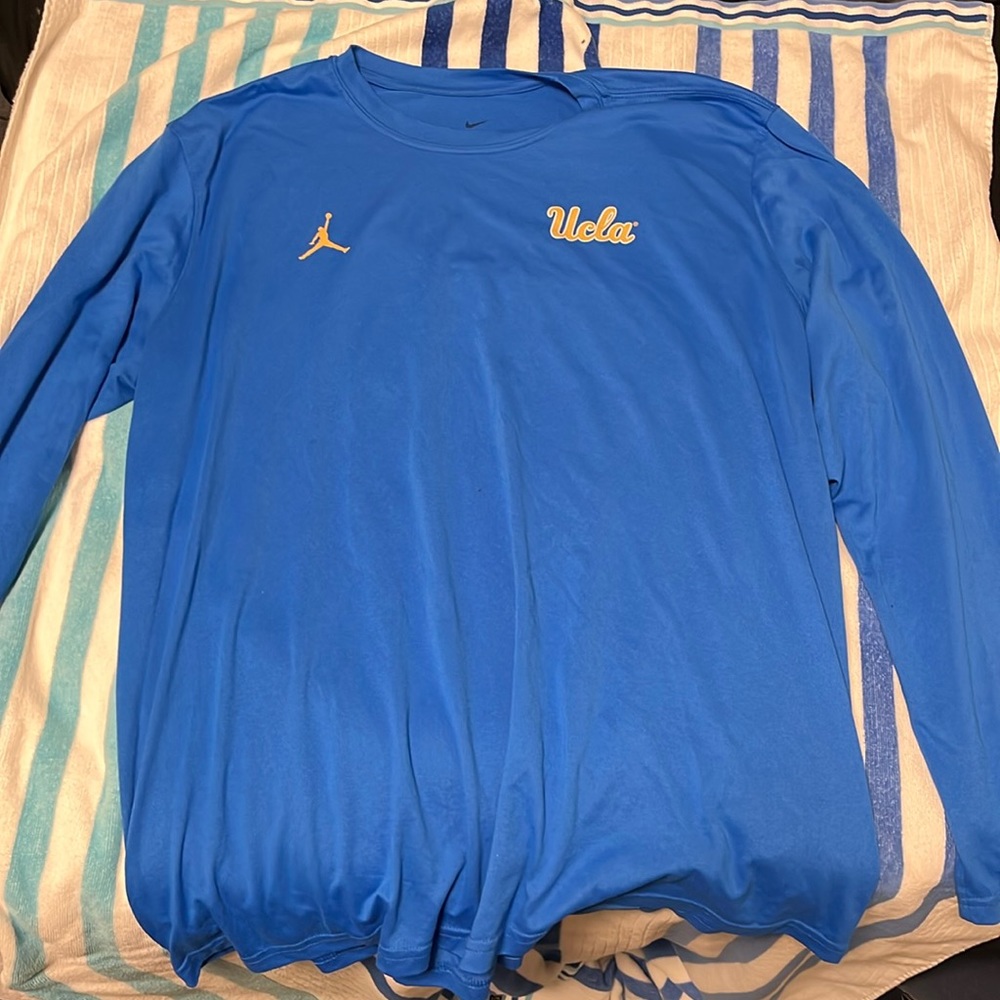 UCLA Nike DRI-FIT longe sleeve t-shirt